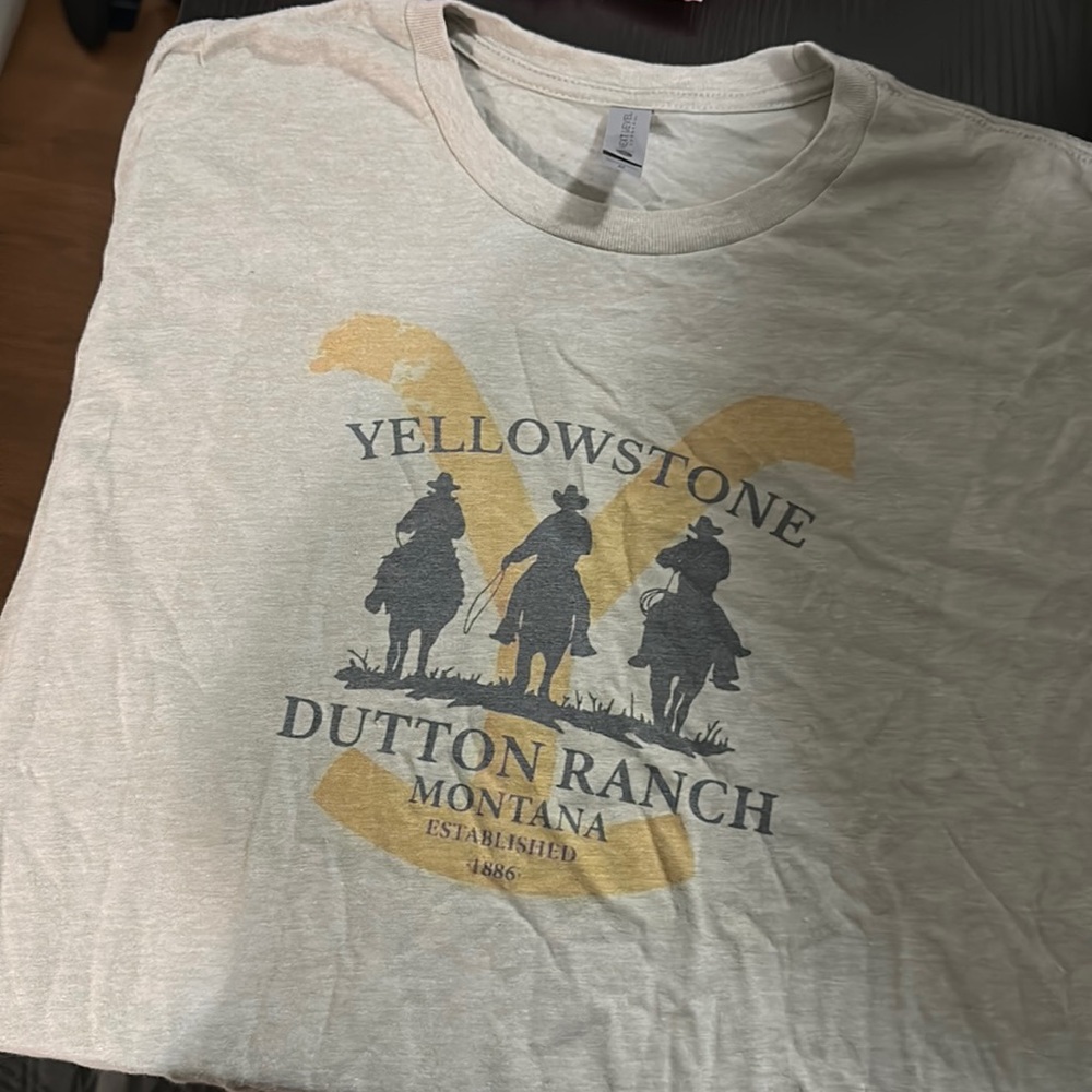 Yellowstone Women’s Graphic Tee